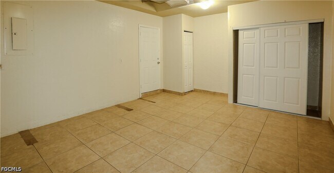 Building Photo - 3417 28th St SW