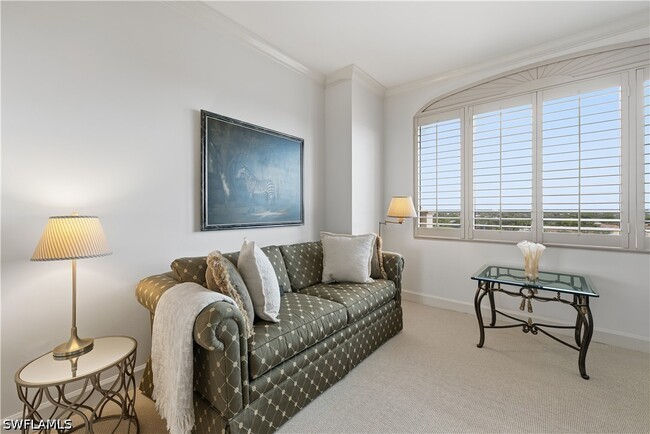 Building Photo - 8990 Bay Colony Dr