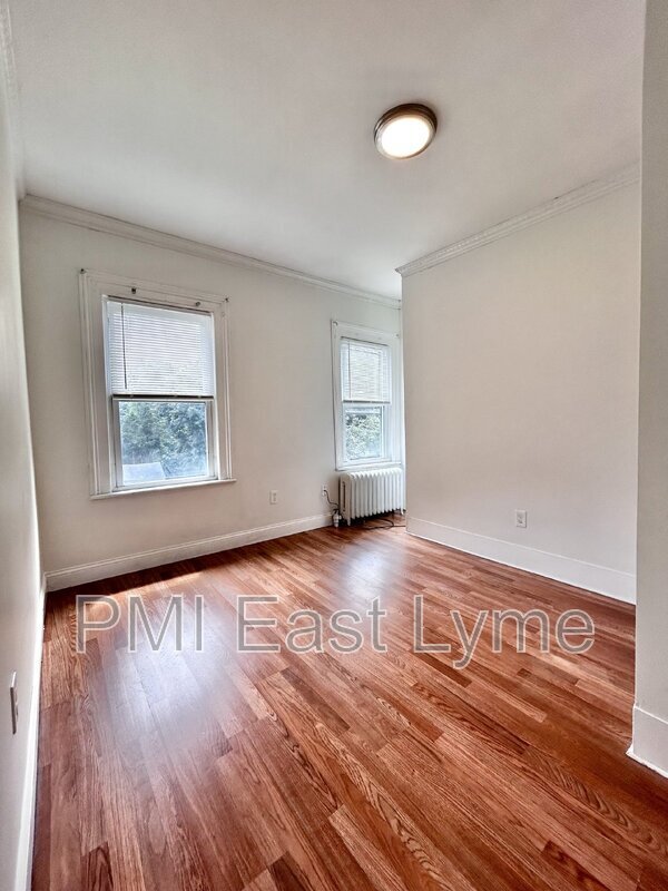 Building Photo - 54 Roath St