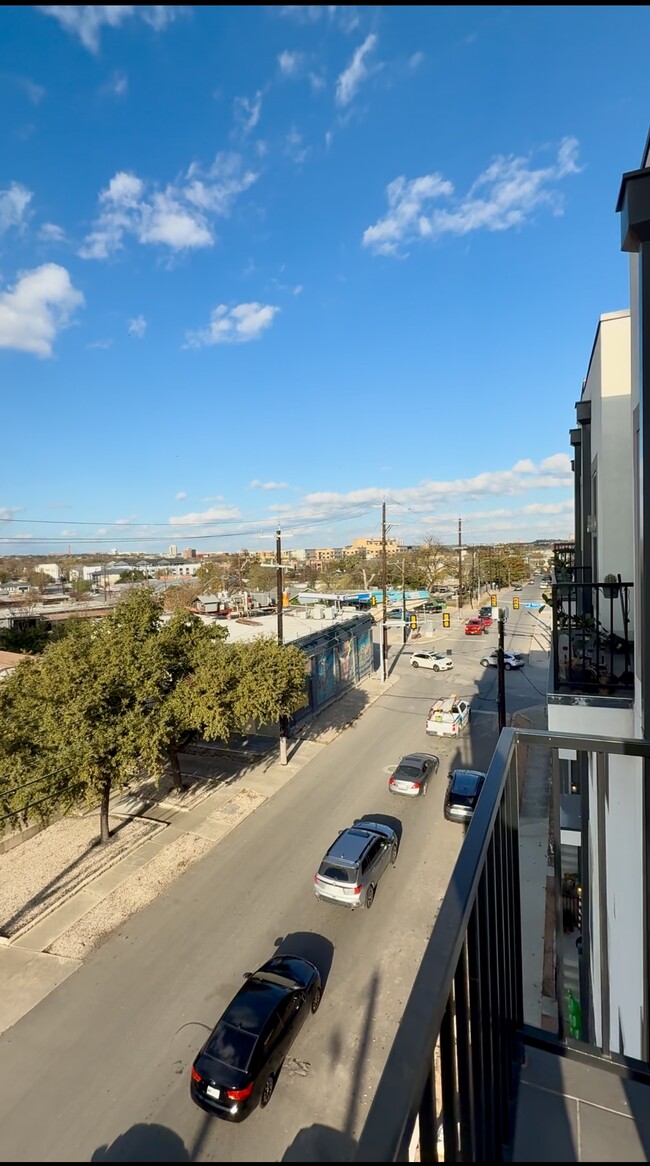 North balcony view towards Pearl - 1817 N Saint Marys St