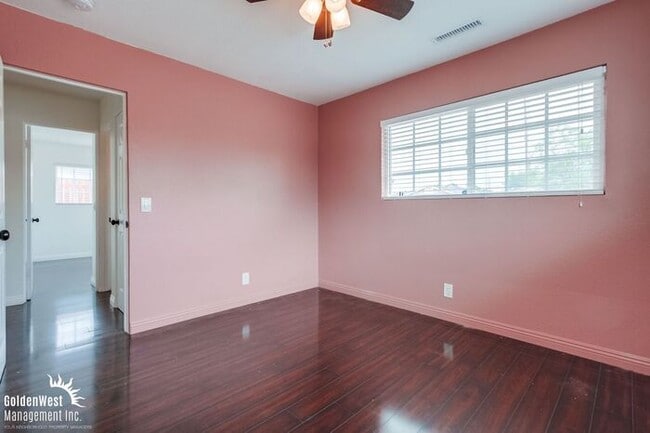 Building Photo - Lovely 4Bdm 2Ba Home Located in Escondido
