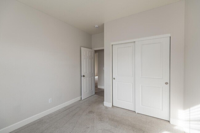 Building Photo - 20688 White Dove Ln