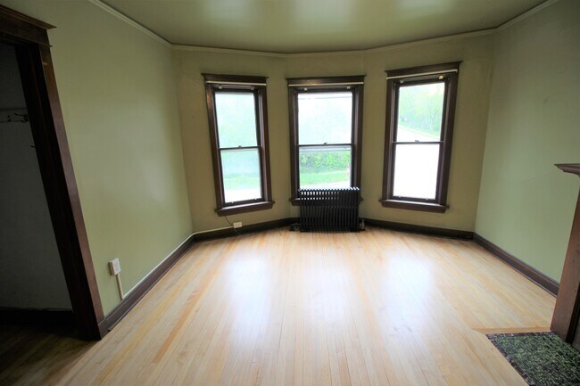 Bedroom 2 - 2032 Jefferson St