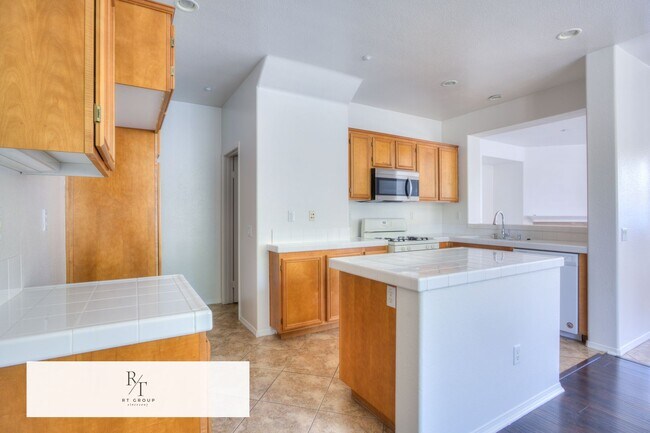 Building Photo - 27944 John F Kennedy Dr