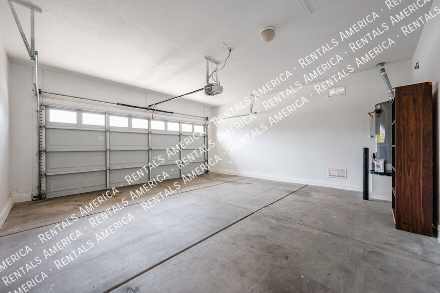 Building Photo - 3752 E Woodside Way