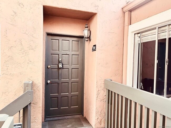 Building Photo - 17093 Rancho Bernardo