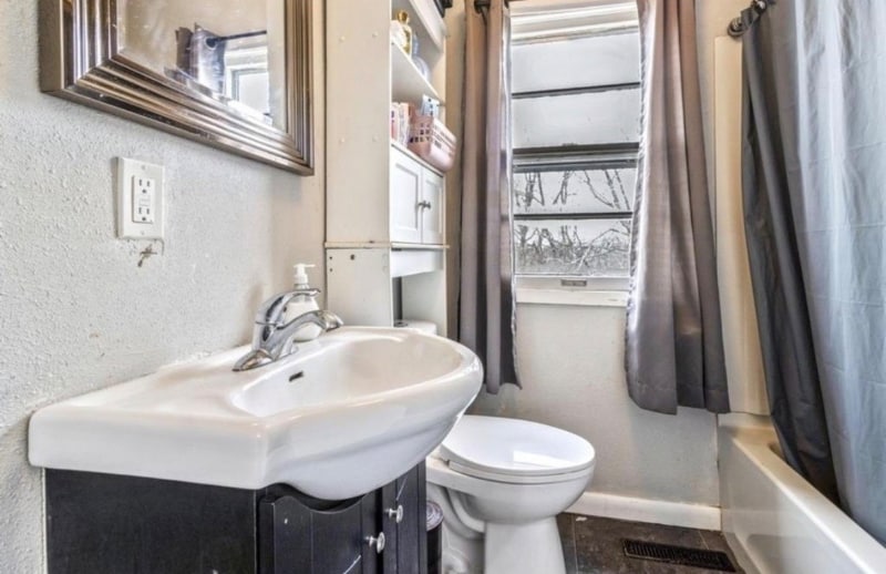 Building Photo - 7112 SW 15th St