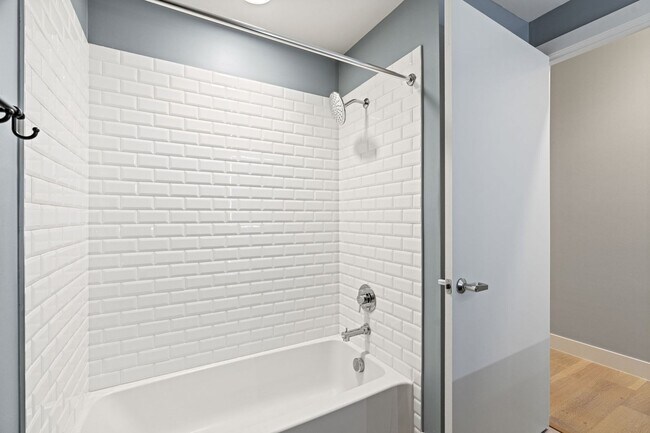 Building Photo - Beautiful 2 Bedroom 2 Bath Condo in the Heart of Rino District!