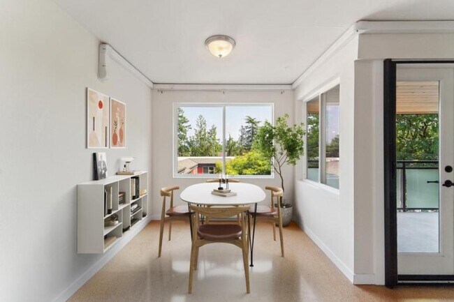Building Photo - 1 bedroom in Seattle WA 98115
