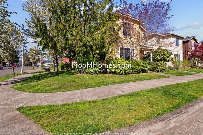 Building Photo - Charming Three Bedroom Newberg Home - Corner Lot!