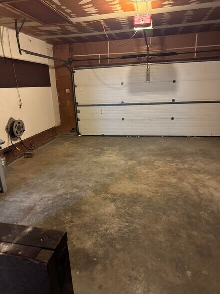 Building Photo - 4211 E 61st St