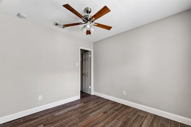 Building Photo - 3218 Tynemeadow Ct