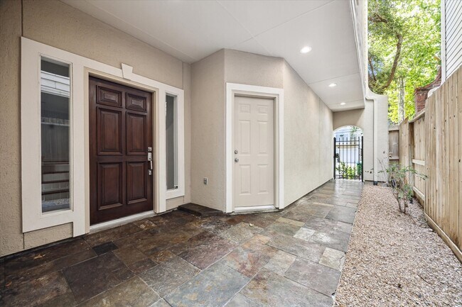 Building Photo - 4013 Blossom St