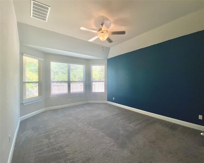 Building Photo - 2212 Laurel Arbor Dr