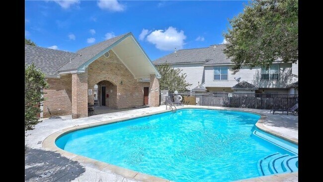 Building Photo - 12230 Abbey Glen Ln