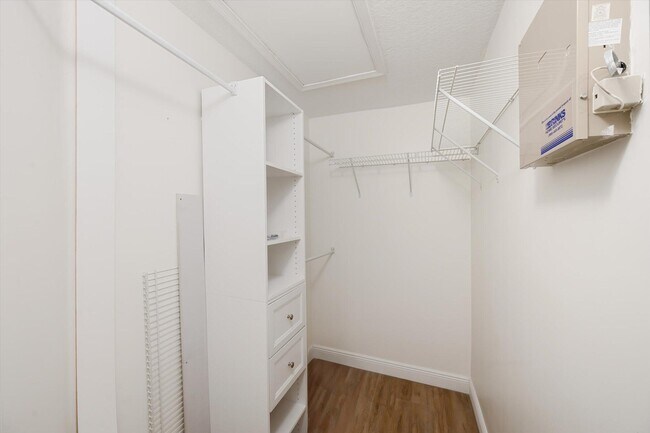 Building Photo - 3500 Briar Bay Blvd