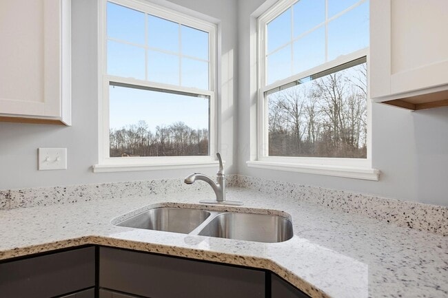 Building Photo - 7051 Aster Wy