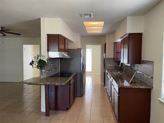 Building Photo - 8830 Sharpcrest St