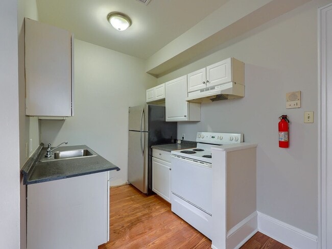 Building Photo - 1006 N 3rd St