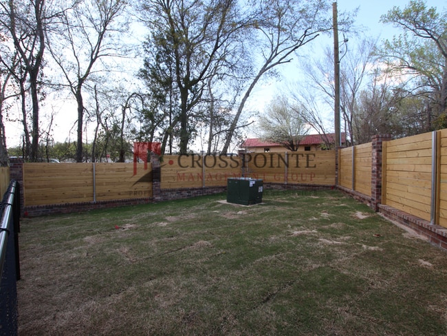 Building Photo - Stunning 2 Bed 2.5 Bath 1 Car Garage Townhome in Tyler!