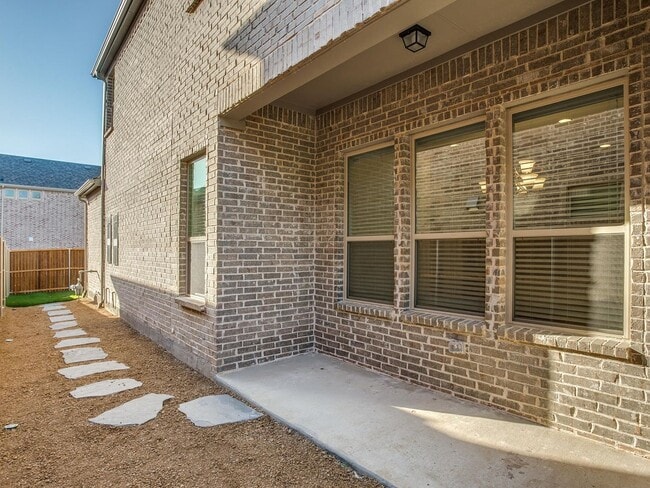 Building Photo - 7685 Regal Ln