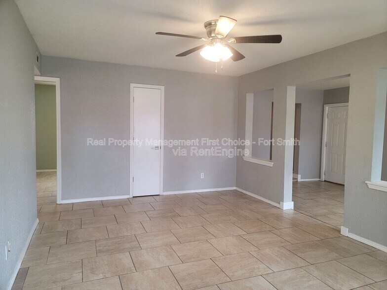 Building Photo - 1028 Chitwood St