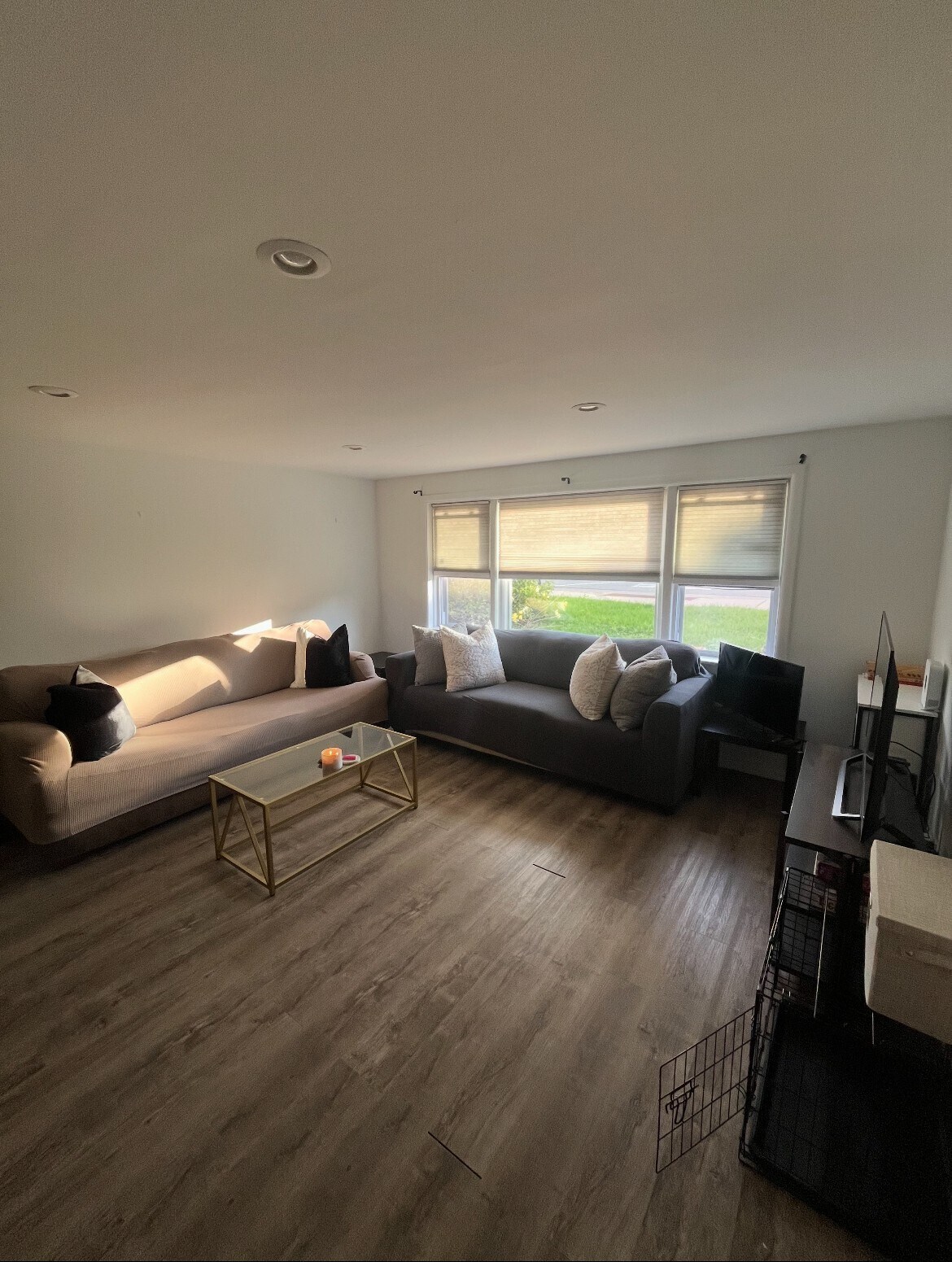 Building Photo - 5737 N Elston Ave