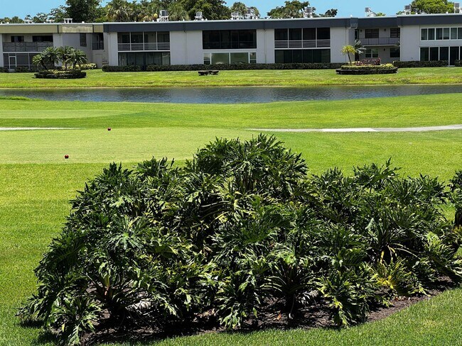 Building Photo - 185 Normandy Ln