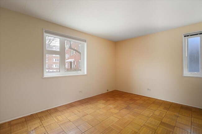 Building Photo - 7206 Oak Ave