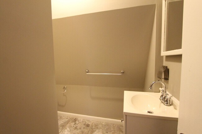 Building Photo - 4932 Rubicam St
