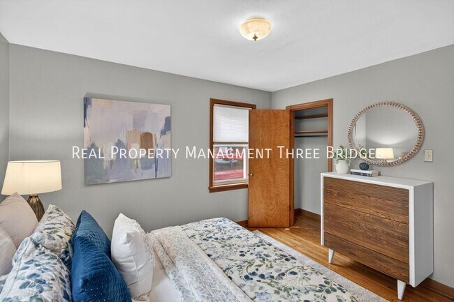Building Photo - 130 S Barat Ave