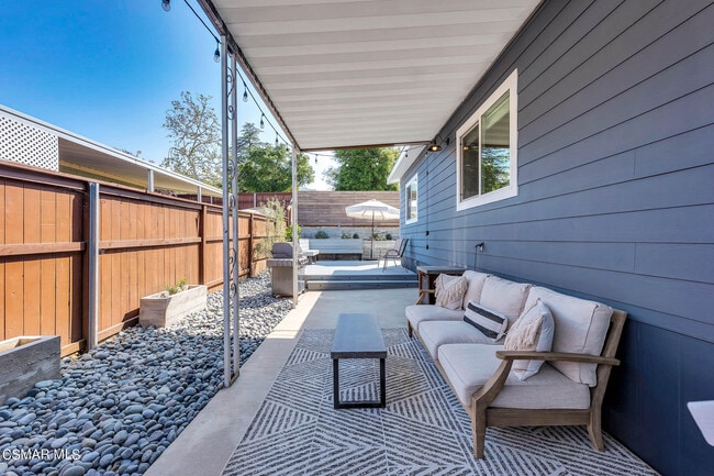 Building Photo - 30473 Mulholland Hwy