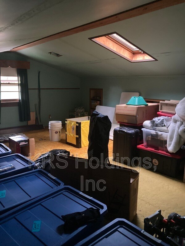 Building Photo - 418 Eastwood Dr