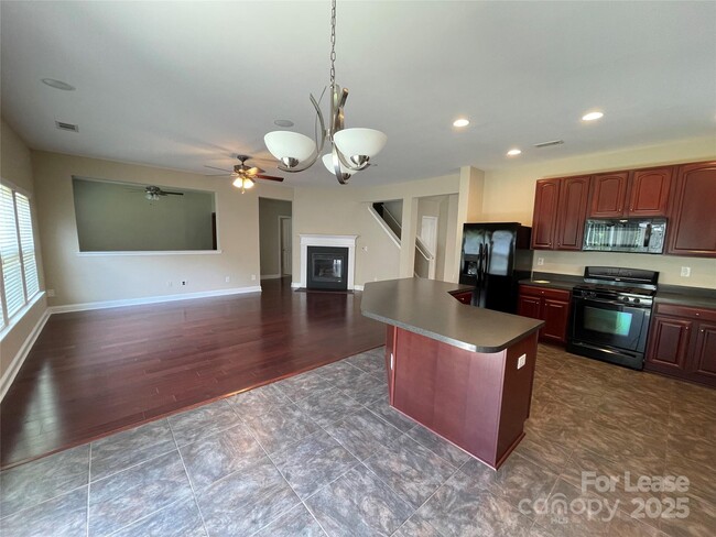 Building Photo - 9415 Seamill Rd