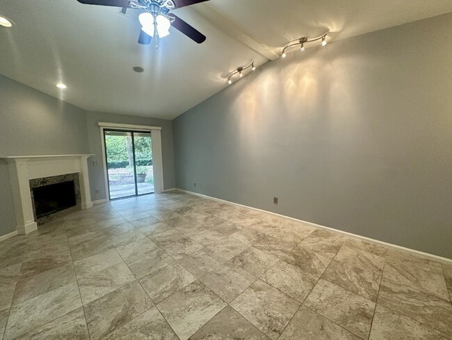 Building Photo - Two Bedroom Single Level Condo at Woodlake on Hilton Head Island!