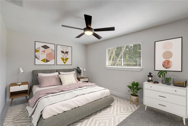 Building Photo - 125 Chaparral St