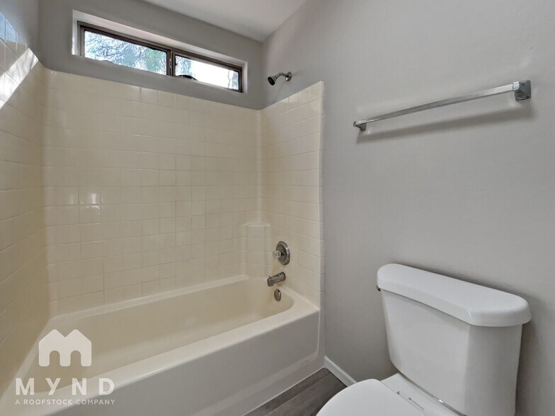 Building Photo - 13229 W Acapulco Ln