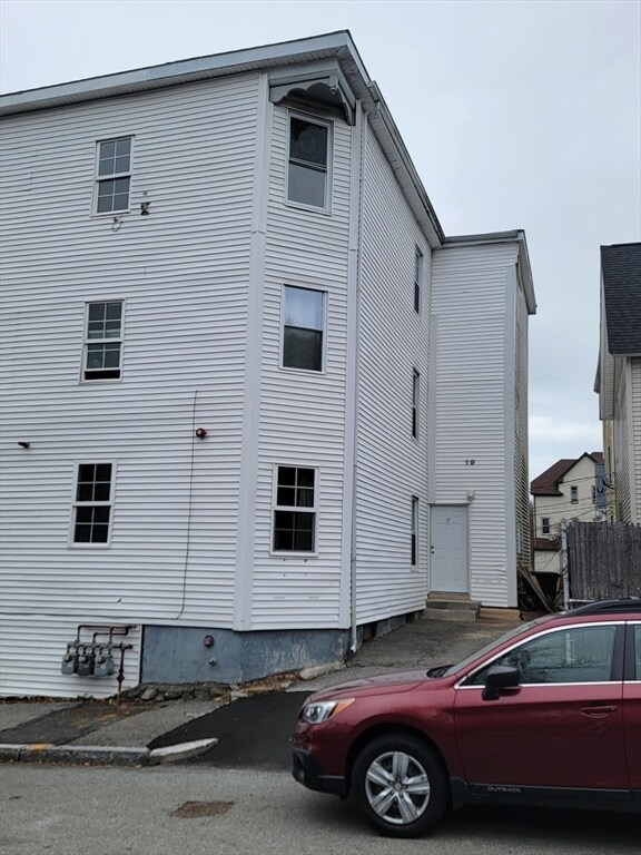 Building Photo - 19 Vinson St