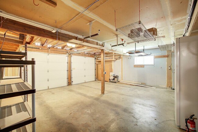 Building Photo - 4Bd/2.5Ba Kirkland House