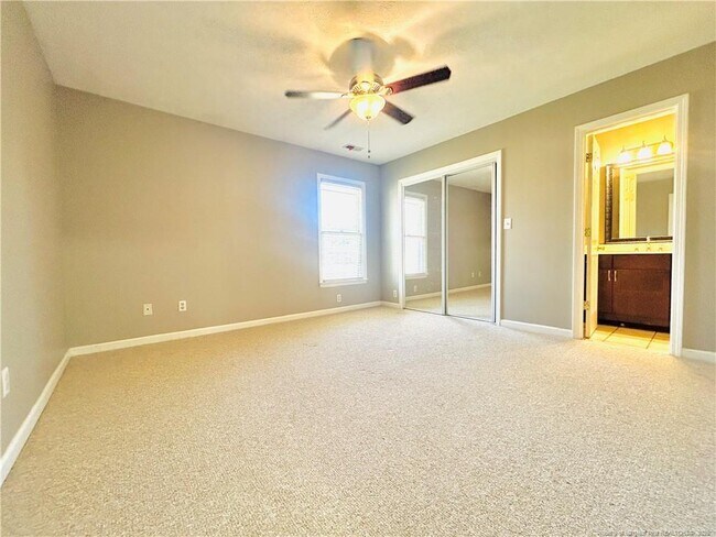 Building Photo - 205 Sparrow Dr