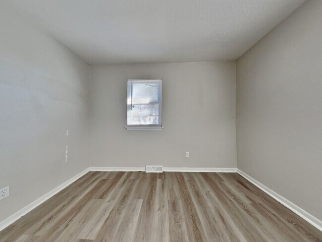 Building Photo - Charming 3-Bed Home in Lees Summit with Garage