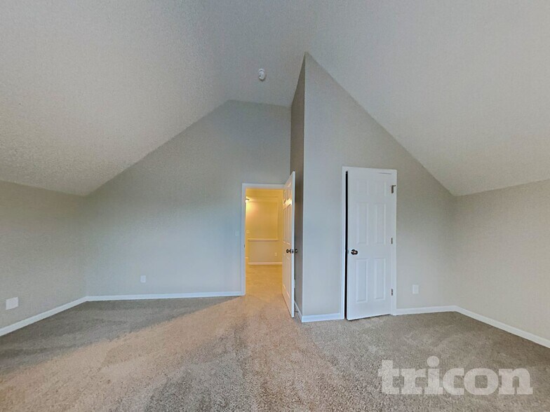 Building Photo - 7715 Hidden Creek Dr