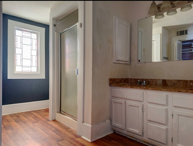 Building Photo - Apartments at Munger Place