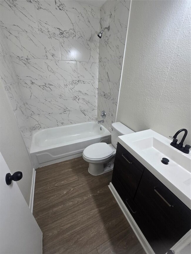 Building Photo - 5108 Edenbourgh Ln
