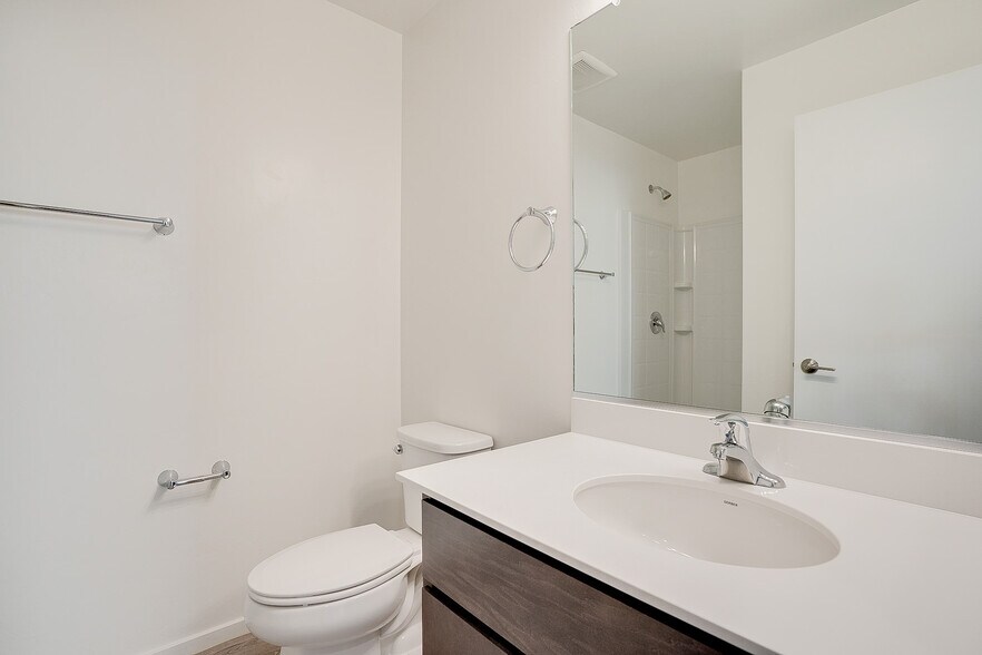 2nd Bath - 8665 E Ultra Dr