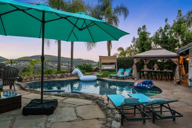 Building Photo - 9737 Benavente Pl