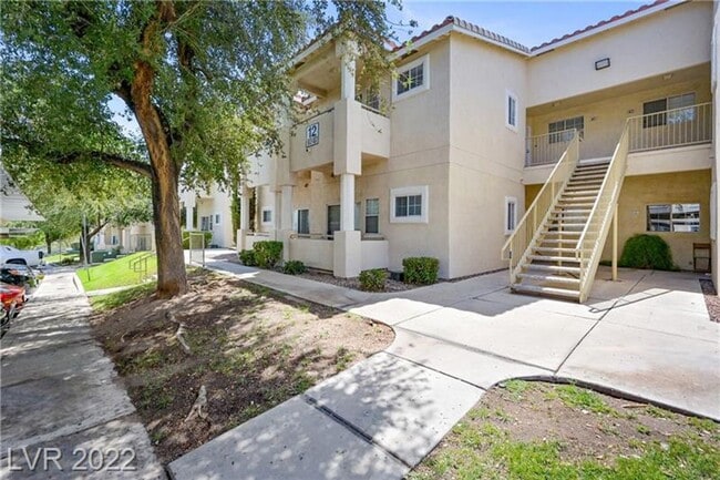 Primary Photo - 2 Bed 2 Bath Green Valley Downstairs Condo