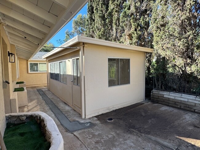 Building Photo - 3 Bedroom Home in Mt. Helix