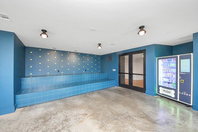 Building Photo - 2810 Riverby Rd