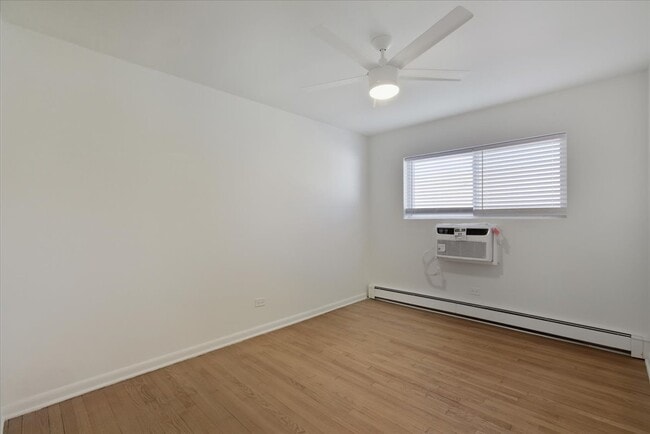 Building Photo - 7357 N Winchester Ave